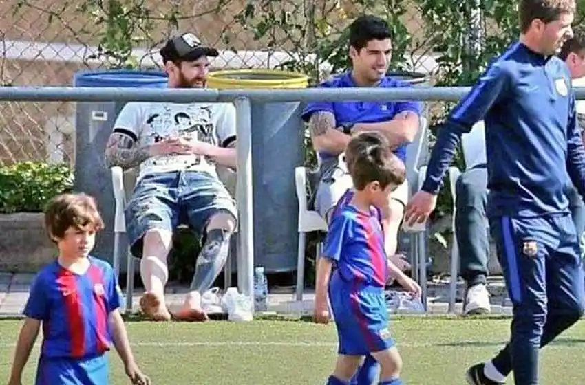 Messi  y Suarez tomados como ejemplo para el comportamiento de los padres