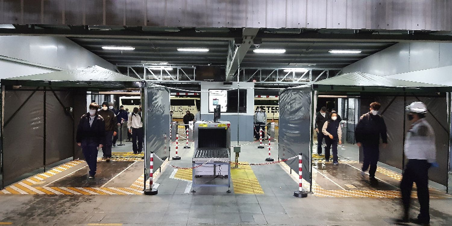 Coronavirus: Toyota extrema medidas por casos positivos entre el personal y suspendió un turno