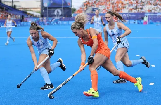 Las Leonas y Holanda
