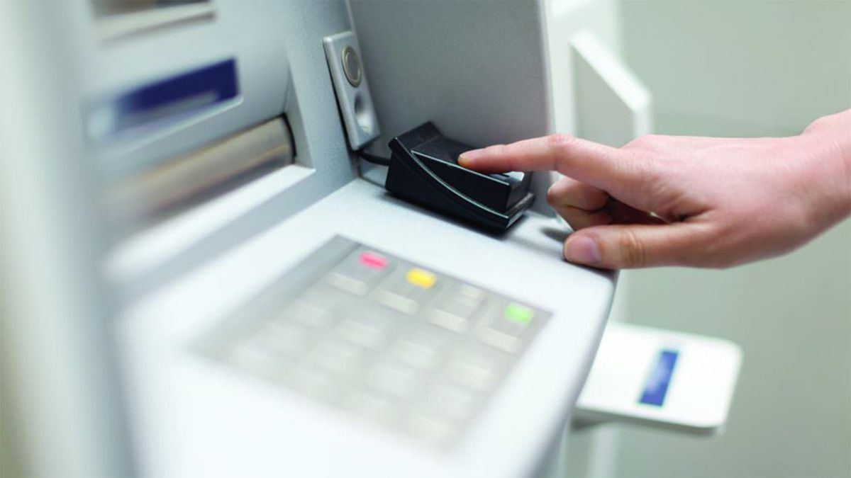 Por qué nunca hay que imprimir el ticket del cajero automático al sacar plata