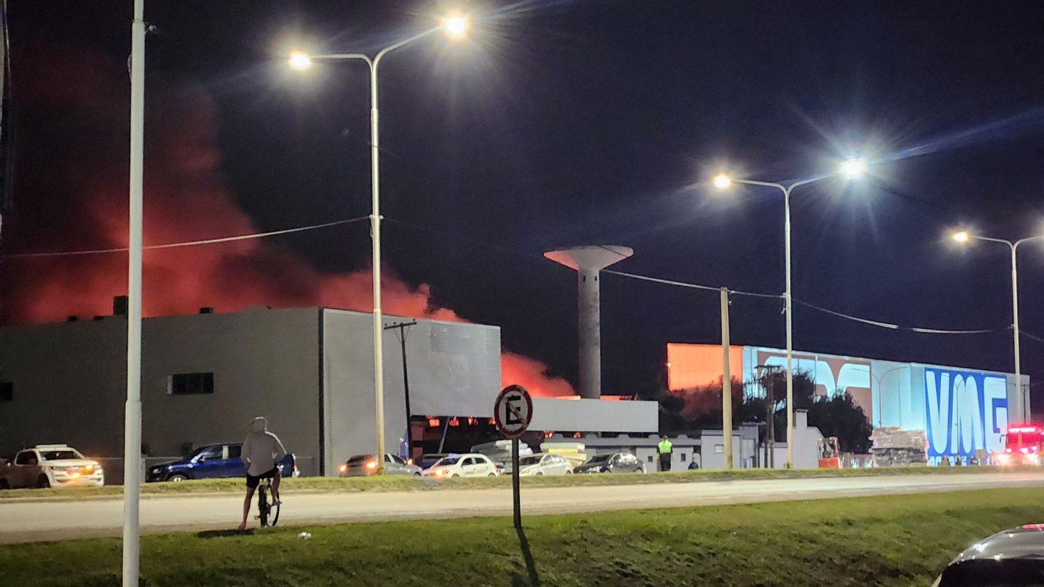 Otra vez: grave incendio en Sueño Dorado, junio 2025 | Crédito: RADIO RAFAELA