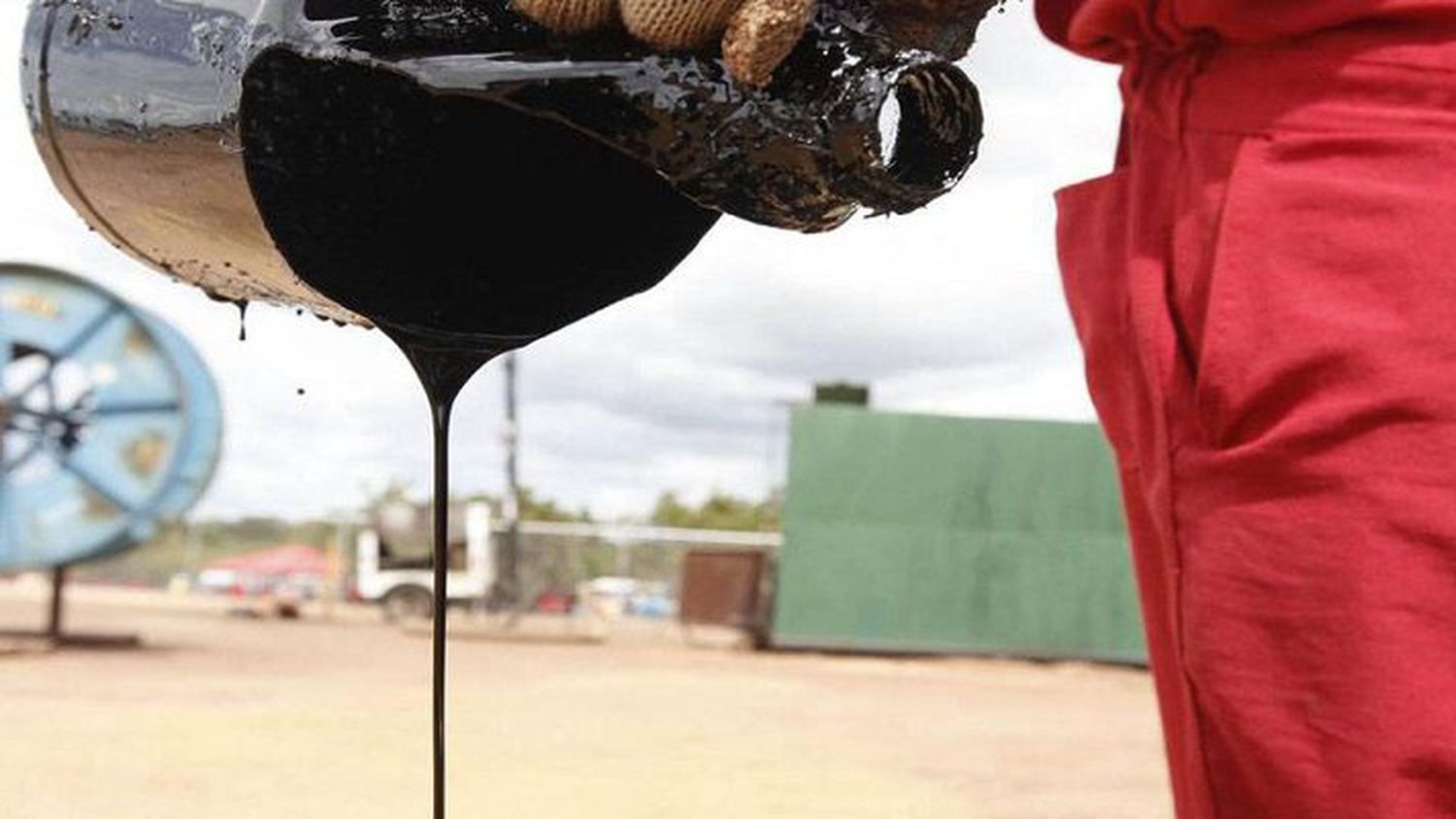 ¿Y LAS SANCIONES? Venezuela pacta con Irán intercambio de petróleo por crudos livianos