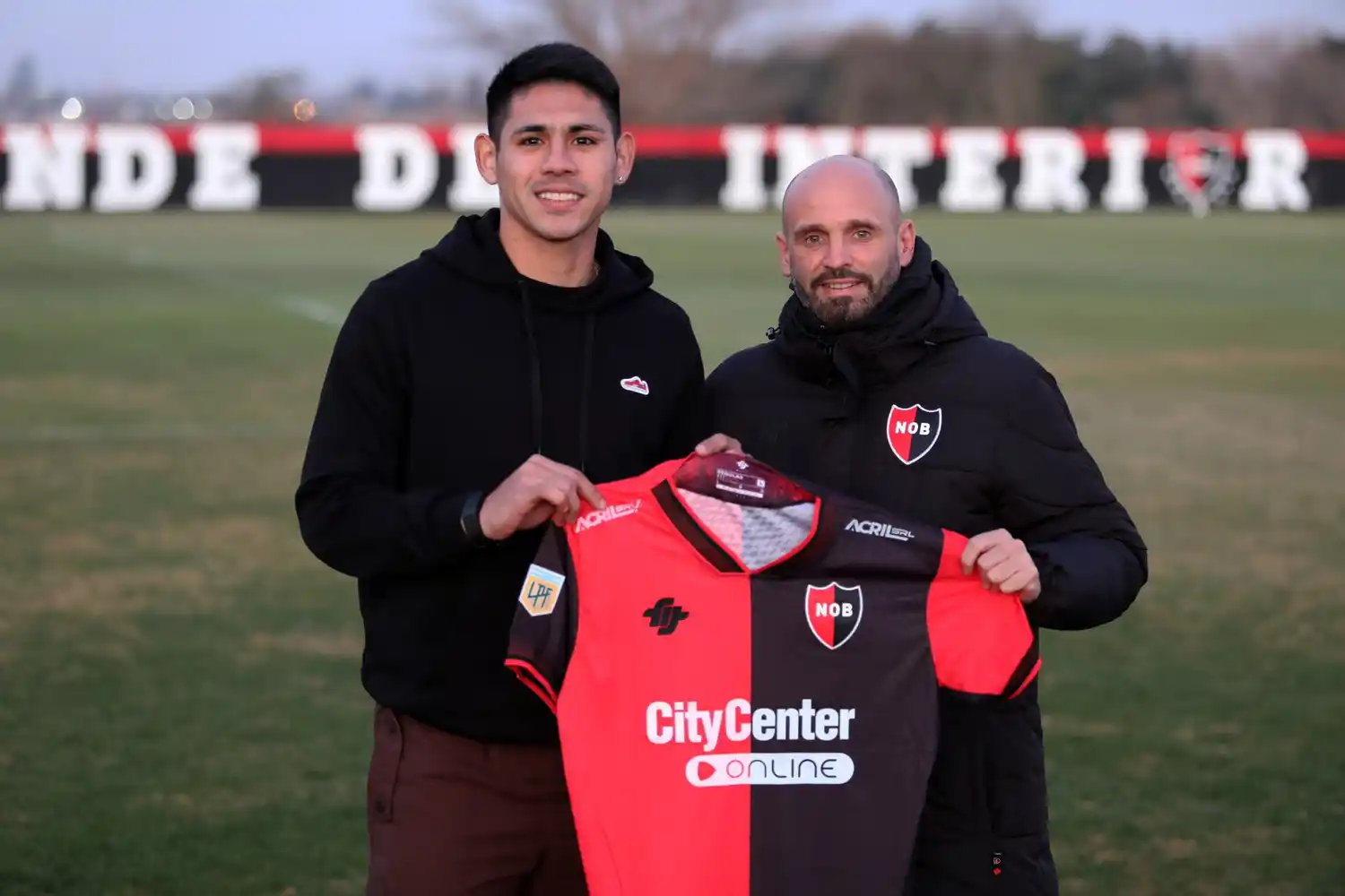 Otro pasajero más en el Parque: Newell's oficializó la llegada del defensor Saúl Salcedo