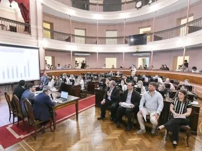 El oficialismo dio despacho al Presupuesto y la oposición advierte sobre el endeudamiento y obra pública provincial