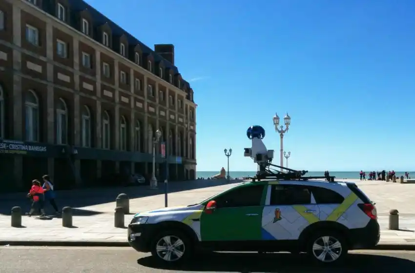 Un auto de Google recorre nuevamente la ciudad
