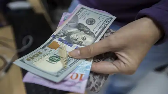 Bolívar devaluó 13,5 % su valor frente al dólar en octubre