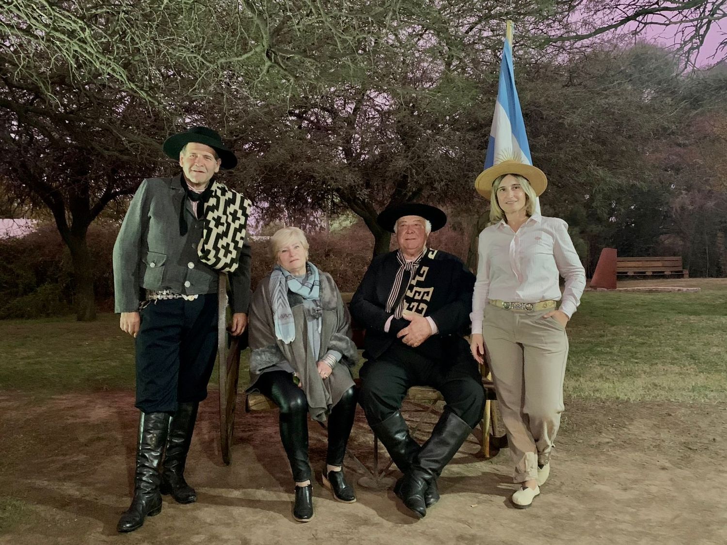 La familia Saluzzo, de izquierda a derecha, Marcelo (hijo), Lidia (Madre) Roberto Carlos “Tito” (padre) y Gabriela (hija), los organizadores del tradicional evento