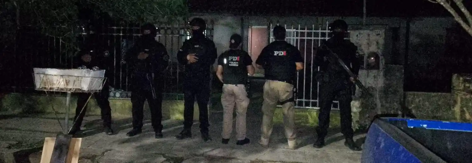 Detuvieron a una mujer por microtráfico y usurpación: hallaron celulares, bolsas de nylon y una balanza