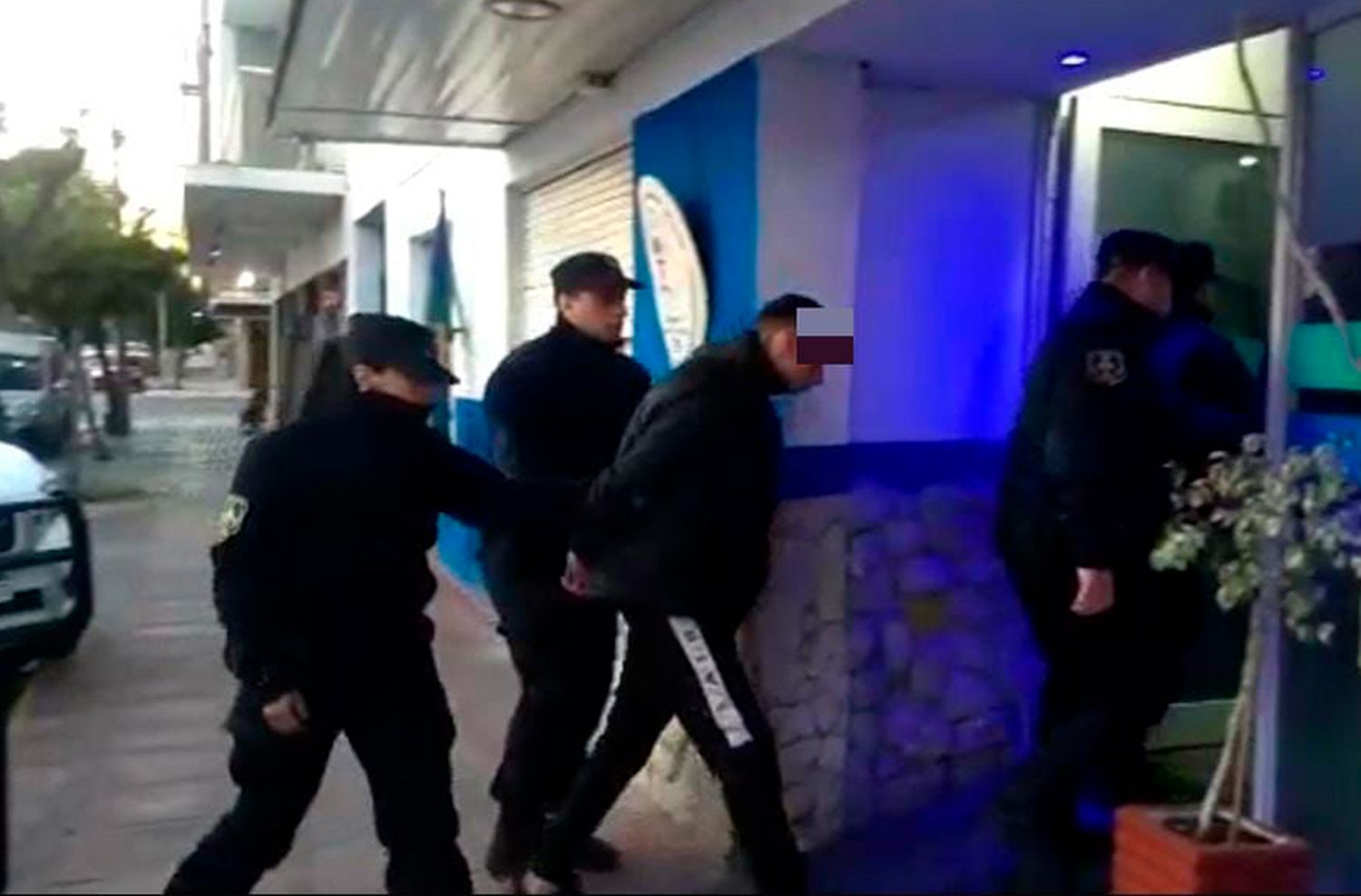 Ataque en banda en la Plaza Mitre
