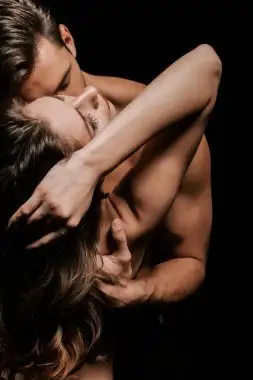Cuando el cuerpo toma la palabra, el deseo puede transformarse en una experiencia emocional que deja huella.
