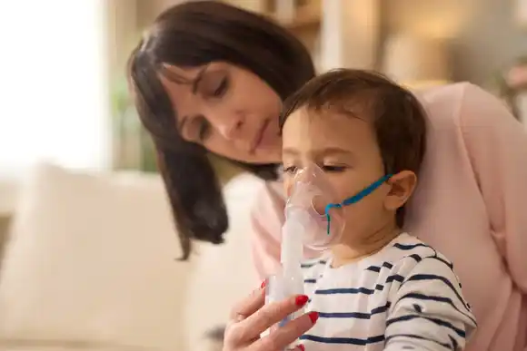 Murieron 7 nenes por tos convulsa y los casos se duplicaron en seis semanas: ¿qué es y cómo se contagia?