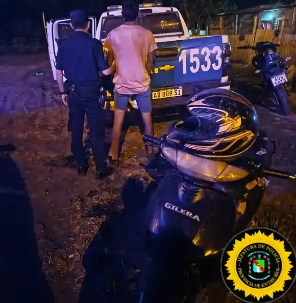 Recuperan moto robada en la costa del río Uruguay: un detenido