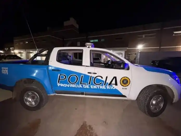 Ataque a policías: el comisario tiene 25 puntos de sutura en el rostro y buscan a los autores