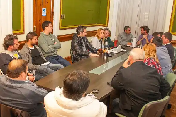 Prohibirán fumar en boliches nocturnos: la ordenanza rige desde hace 10 años