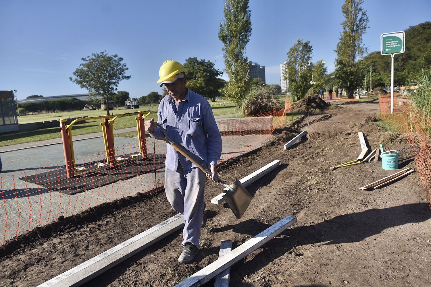 Comenzó la construcción del sendero peatonal del Parque Federal