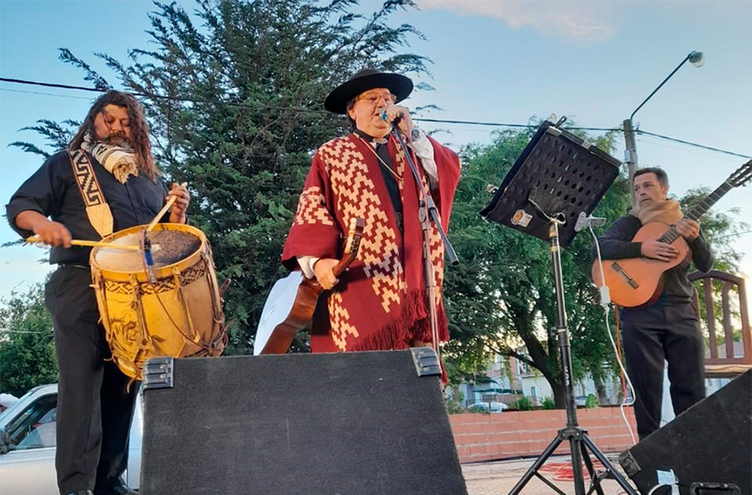 Día de la Tradición: Carlos Ramón Fernández cerró una espectacular jornada entre General Pirán, Coronel Vidal y Vivoratá