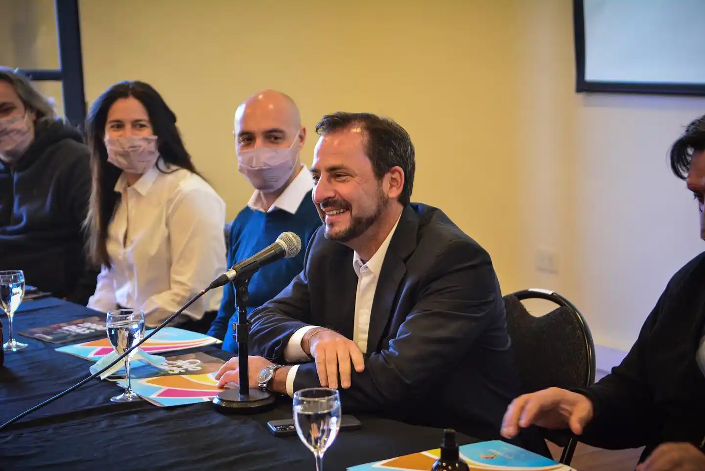 Sujarchuk presentó los precandidatos en conferencia: "Pese a la pandemia, pudimos hacer muchísimas obras"