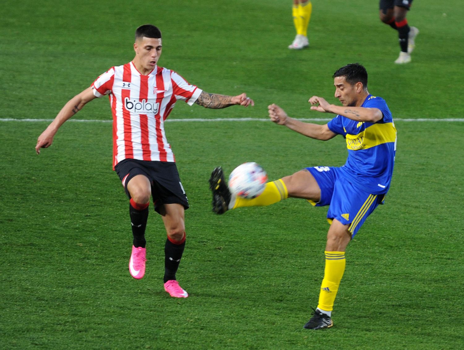 Estudiantes venció a Boca y estiró   la mala racha del equipo de Russo