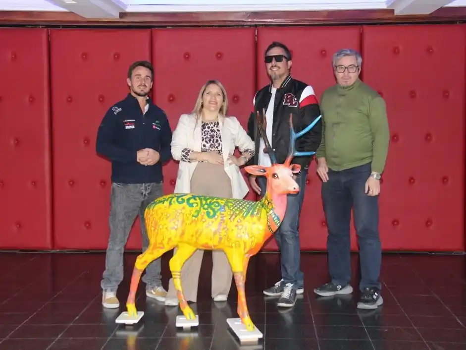 Francisco Pienzi, Sofía Véliz y Claudio Paliukas y Gastón Garnier de Millenium.