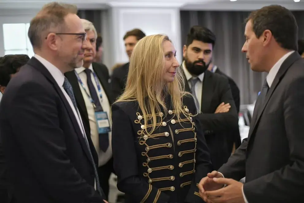 Karina Milei encabezó una ronda de negocios en Francia para impulsar exportaciones de langostinos y vieiras