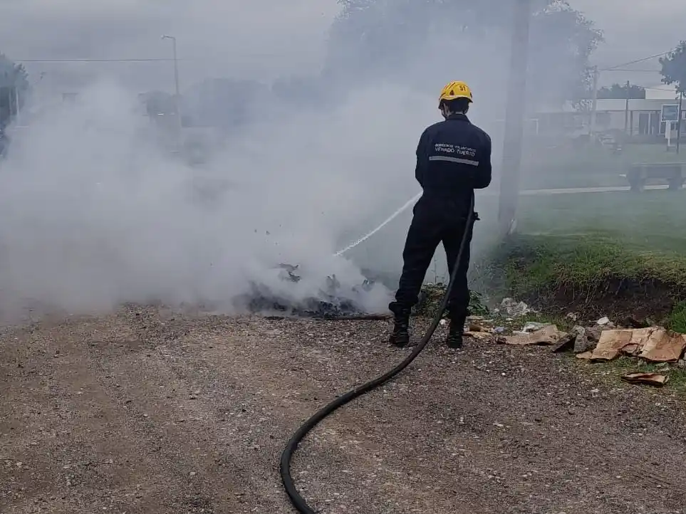 Bomberos venadenses sofocaron las llamas.