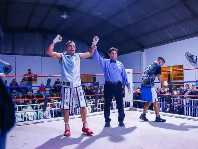 Velada boxística en el club Estudiantes con el combate de Nico Blanco.