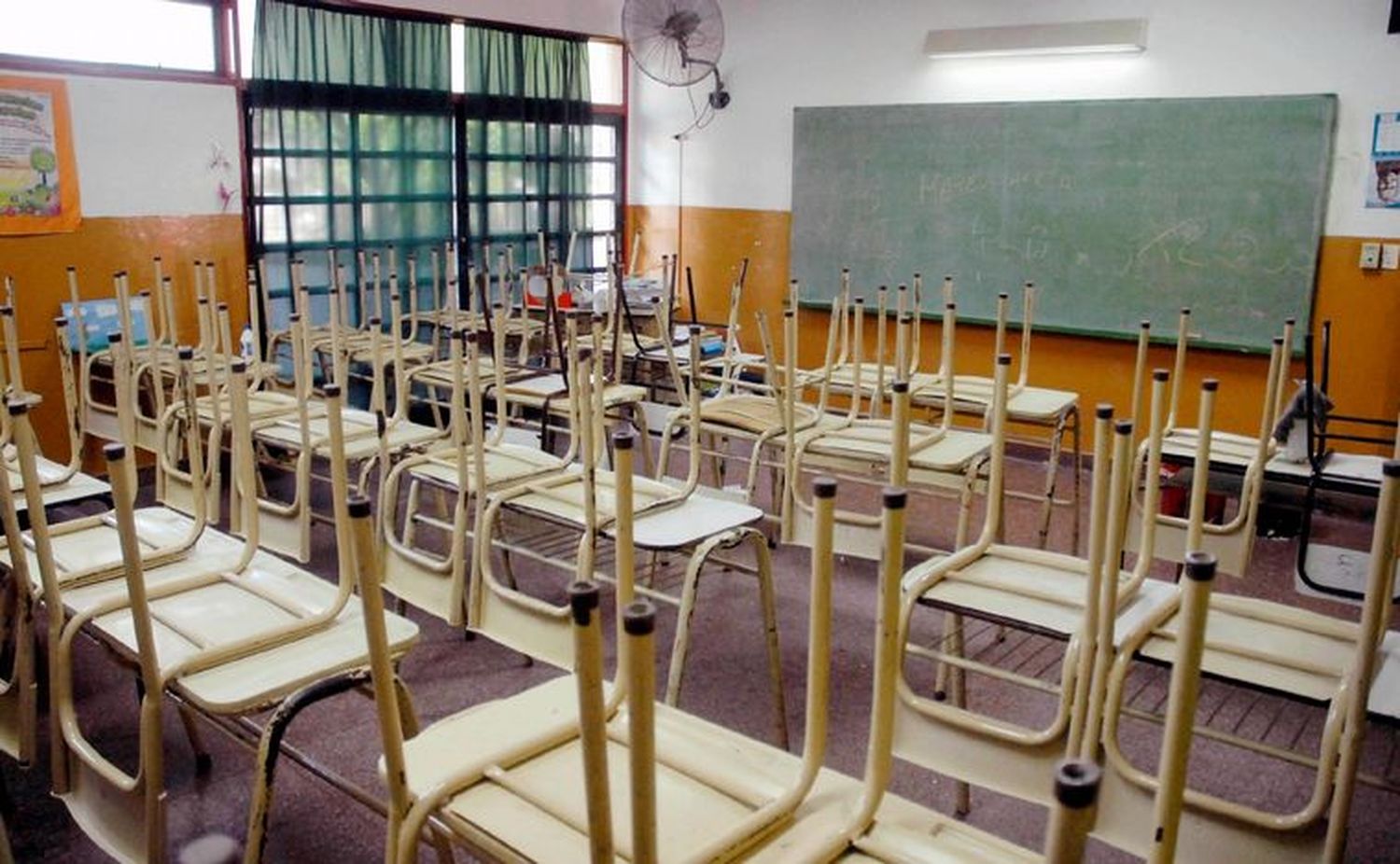 Aulas vacías por el frío.
