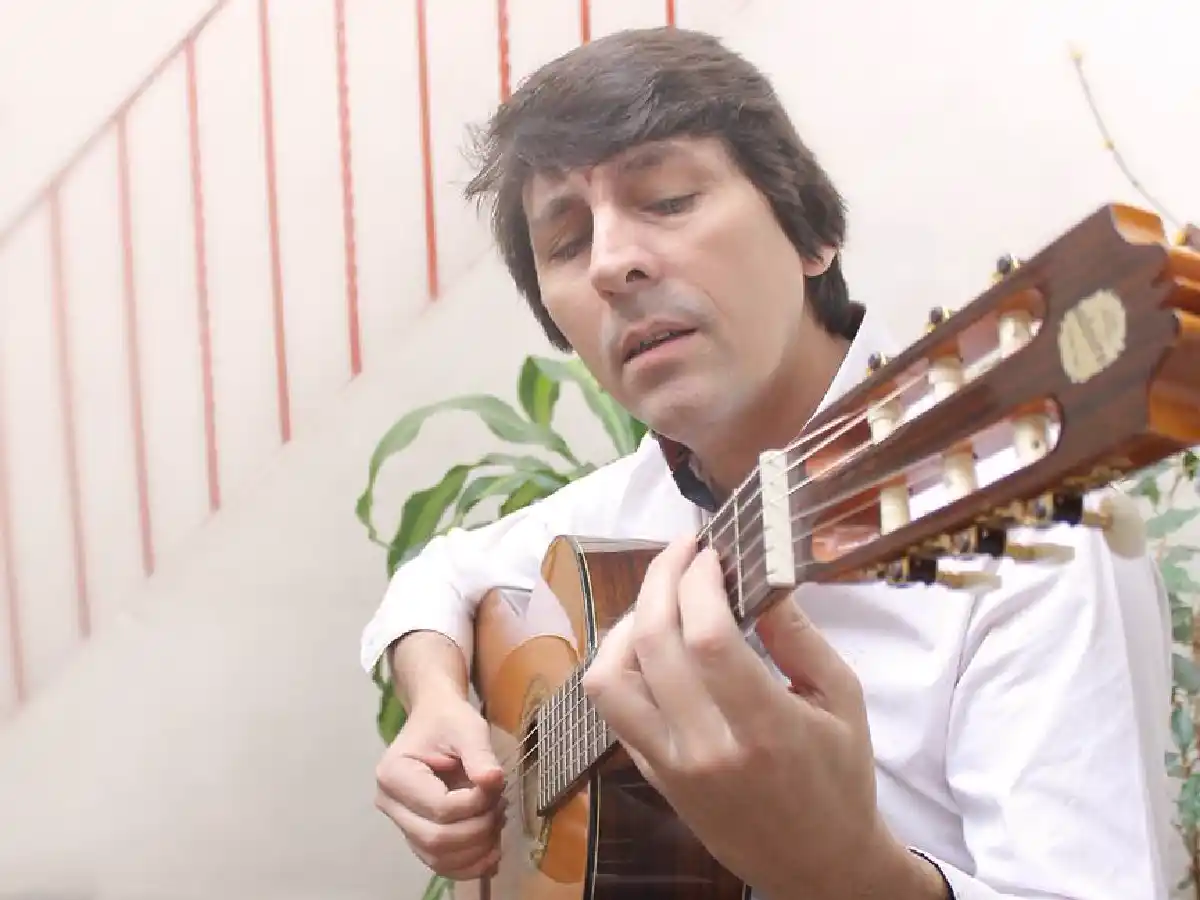 Néstor Basurto: “Siempre que  podemos tenemos esa excusa  maravillosa de juntarse a cantar” 