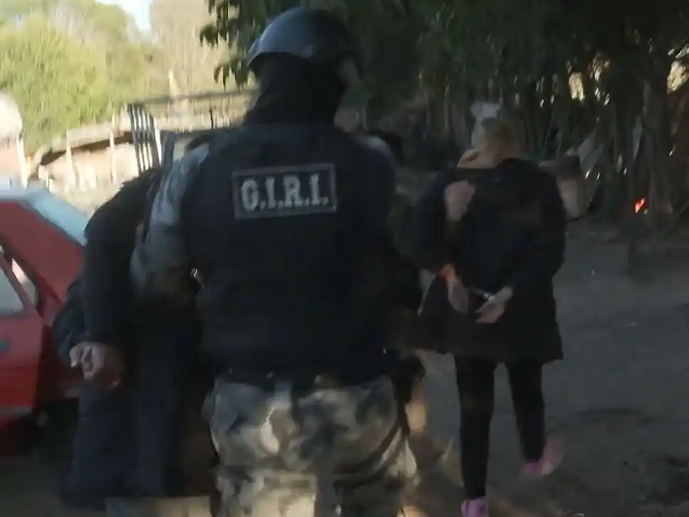 Detuvieron a cuatro sospechosos por el secuestro de un hombre tras una serie de allanamientos en zona oeste.