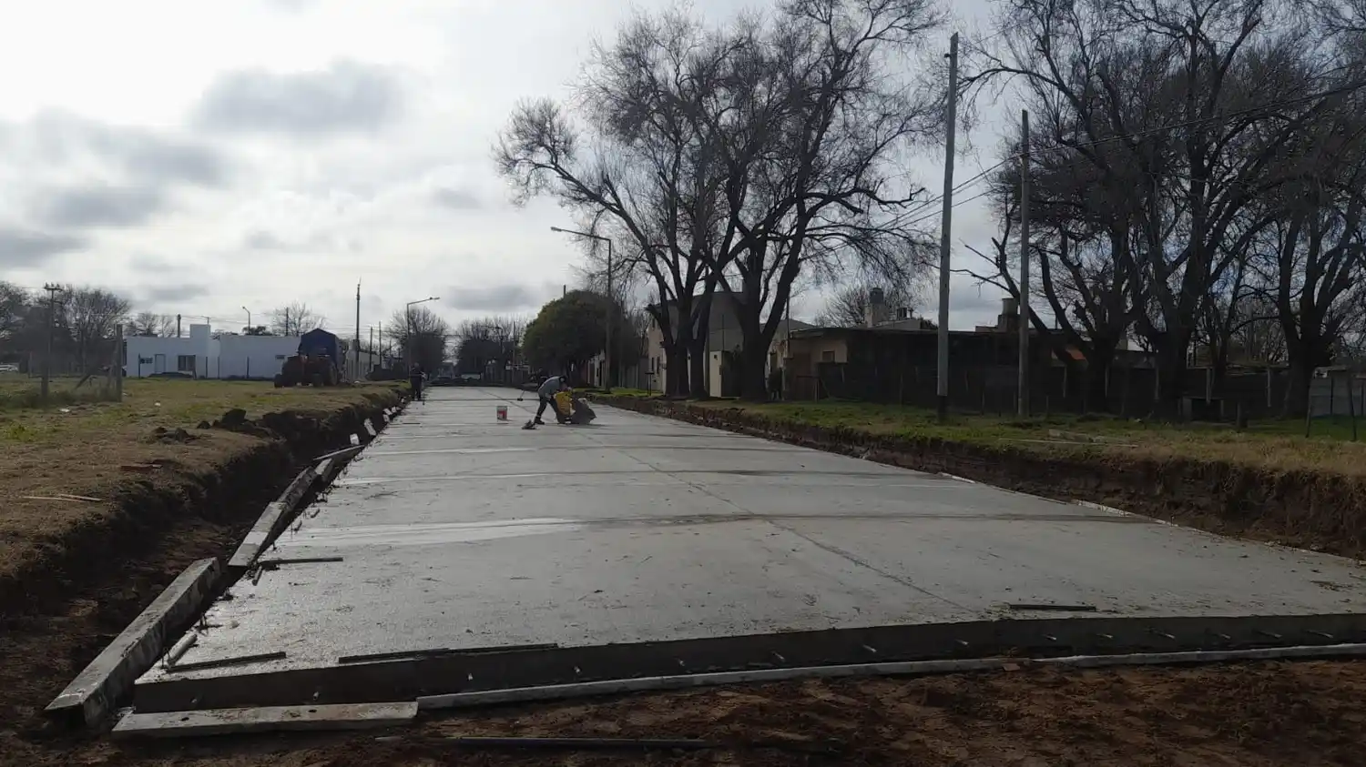 Una nueva cuadra de pavimento en Venado.