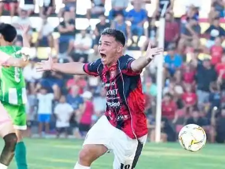 FADEP goleó a Estudiantes y
está en la final del Regional
