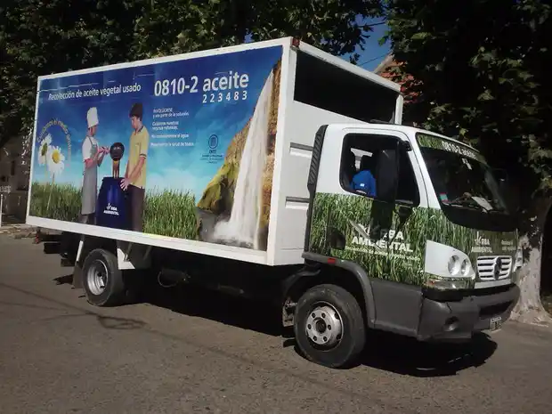 Más de ochenta comercios se sumaron a la campaña de recolección de aceites