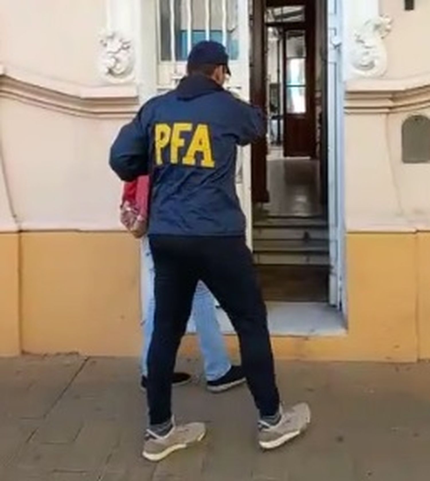 San Nicolás: Detuvieron a un hombre que tenía pedido de captura por narcotráfico