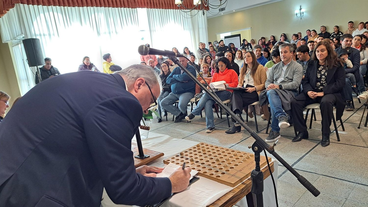 Sorteo. Emoción en el sorteo de las viviendas