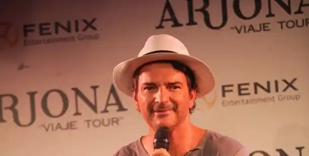 Arjona: "La parte pelotuda es lo simpático de enamorarse"