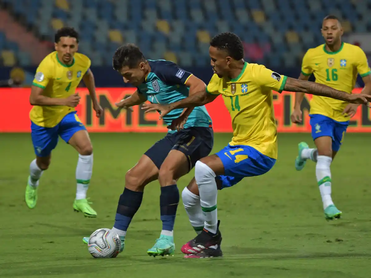 Ecuador empató con Brasil y se metió en cuartos de final