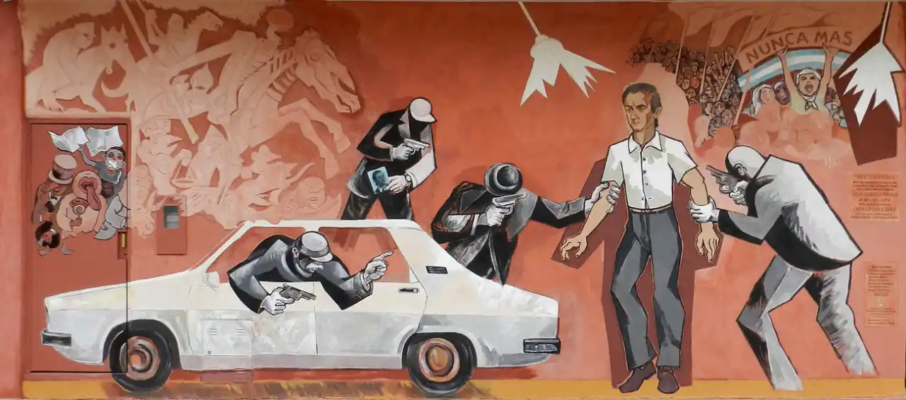 UN MURO TOMADO POR EL ARTE Y LA MEMORIA