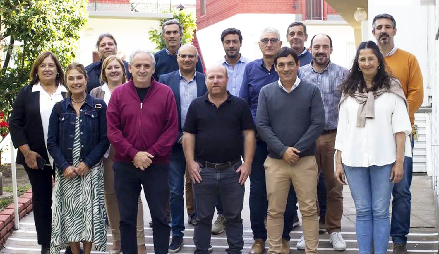 Reunión. Intendentes y funcionarios de la Quinta Sección