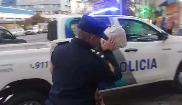 Capturaron en la Peatonal a un prófugo de la Cárcel de Batán