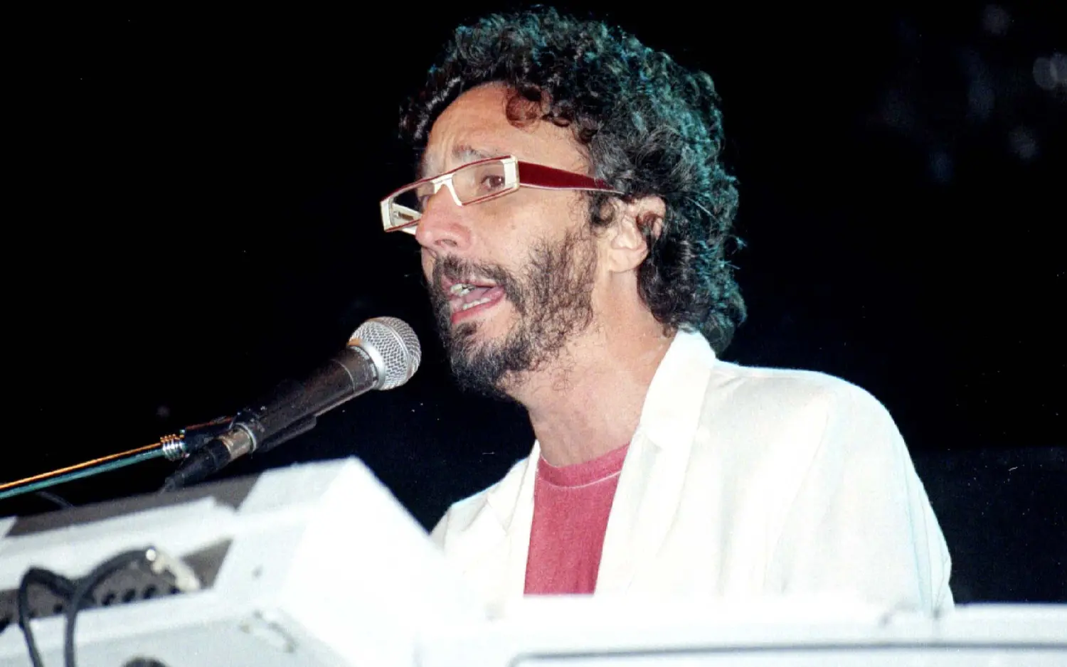 Fito Páez. Durante su presentación en Necochea en 2004
