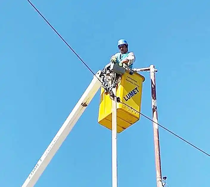 La municipalidad capitalina reemplaza 
luminarias convencionales por LED