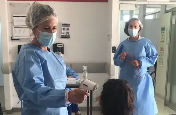 Oficializan el incentivo al personal de la salud y lo elevan a 6.500 pesos