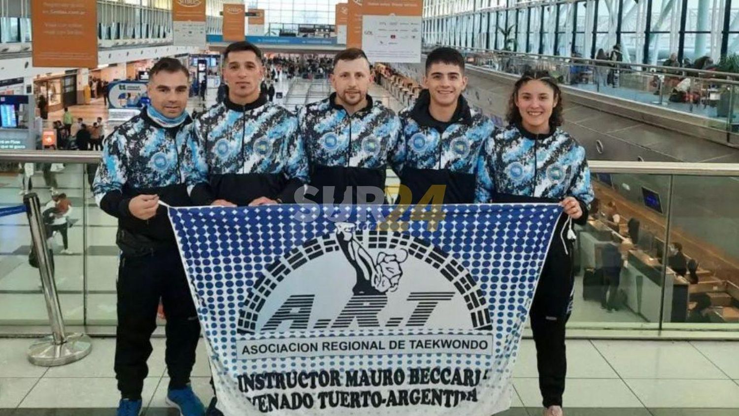 En busca del sueño: los taekwondistas de la región partieron rumbo al mundial de Holanda