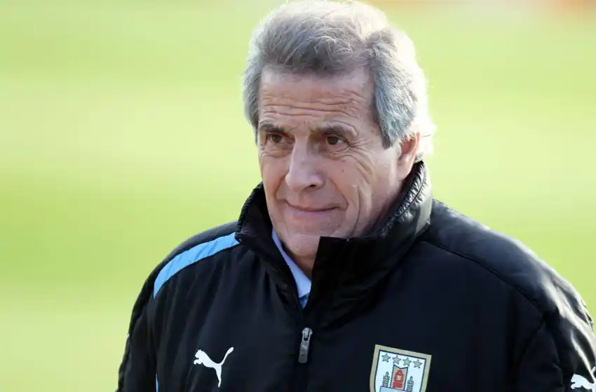 El «Maestro» Tabárez entregó la lista de Uruguay