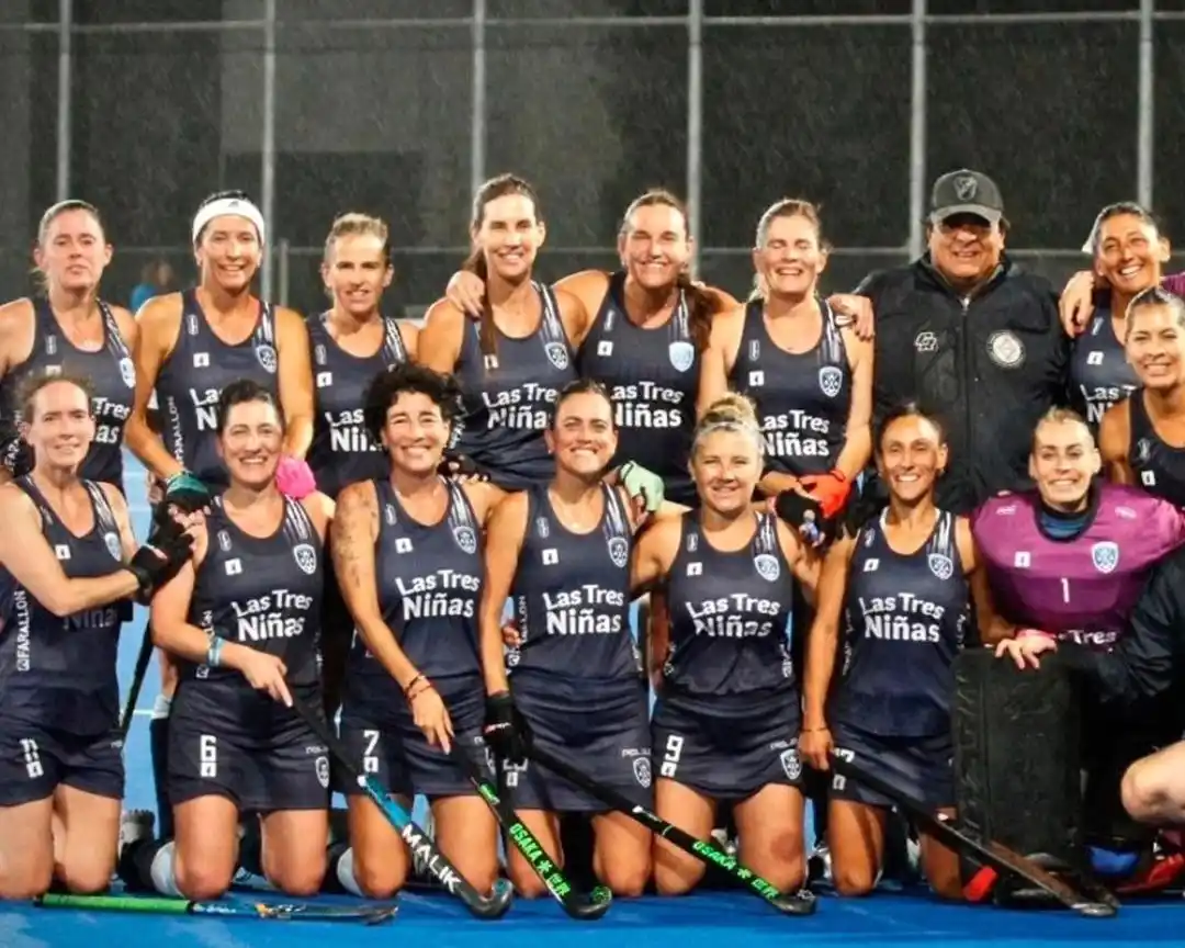 Equipo. García Duffy entre el seleccionado argentino