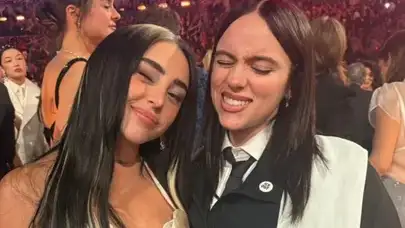 Nicki Nicole y Billie Eilish juntas en los Grammy 2026.