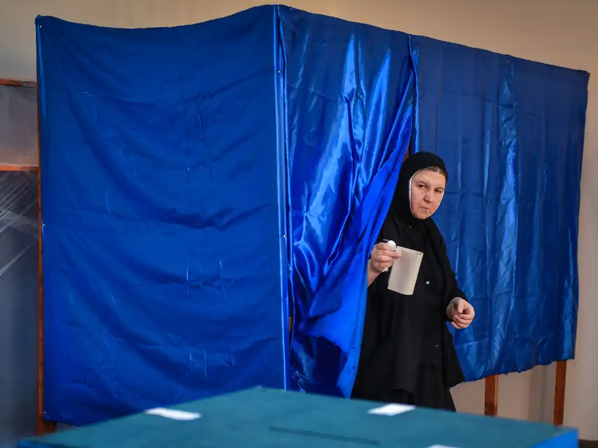 Rumania: una sociedad dividida vota para prohibir el matrimonio gay