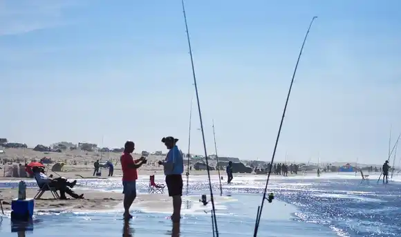 De la sierra al mar: tradición, empanadas, cerveza, vermut, pesca y maratones