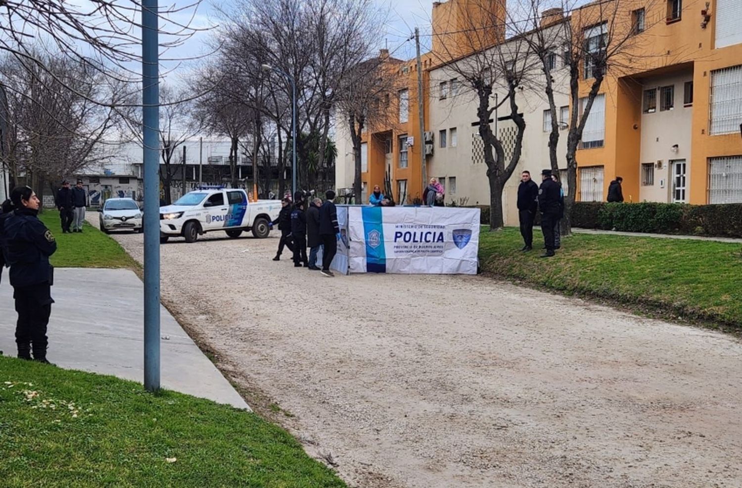 Un hombre muerto en barrio Las Lilas: investigan las causas