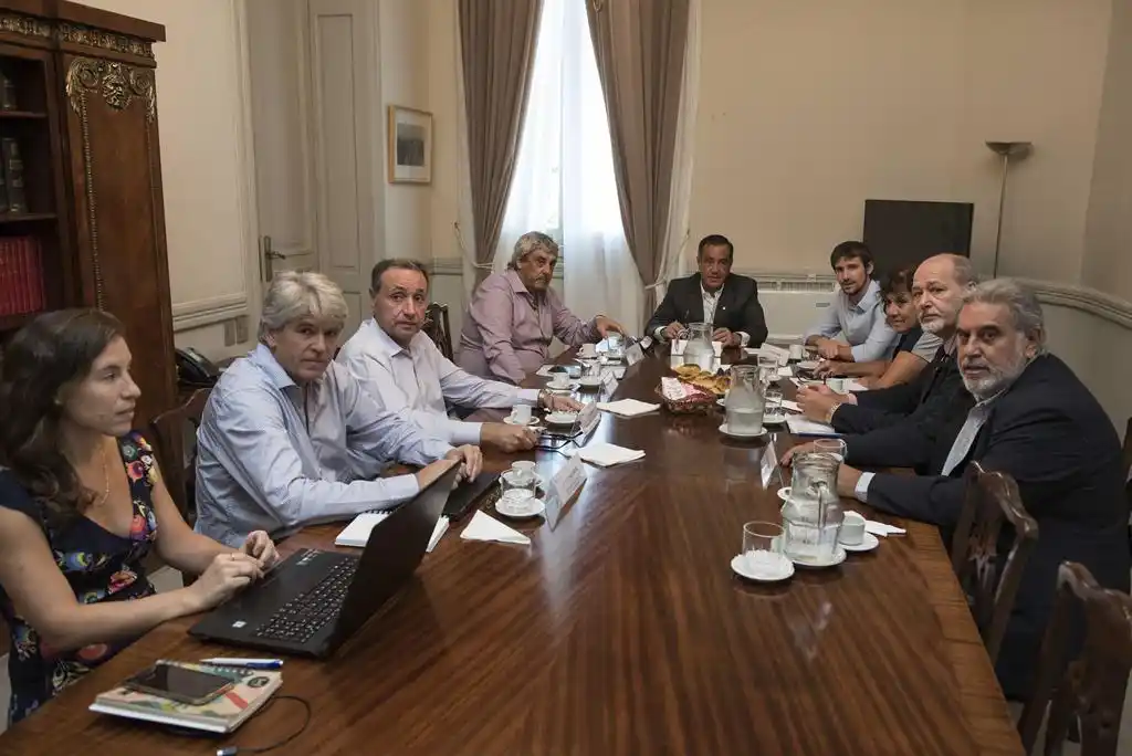 Finocchiaro cuestionó la  lógica intimidatoria de  algunos gremios docentes